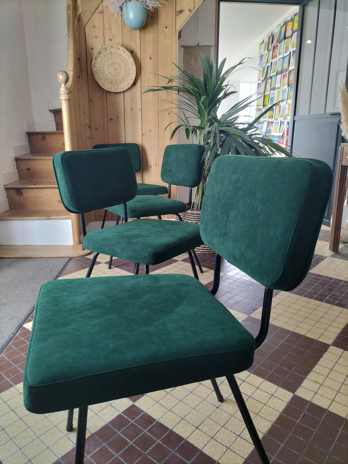 Chaises André Simard, Alcantara vert